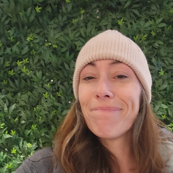 Meet your Posher, Vicki - Picture 2 of 6